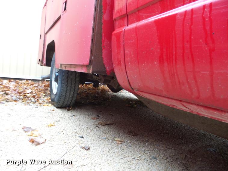 image for item K2496 1999 Chevrolet 3500 Crew Cab utility truck