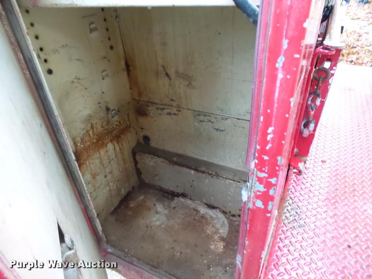 image for item K2496 1999 Chevrolet 3500 Crew Cab utility truck