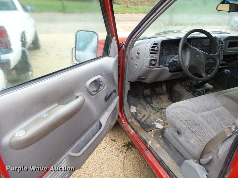 image for item K2496 1999 Chevrolet 3500 Crew Cab utility truck