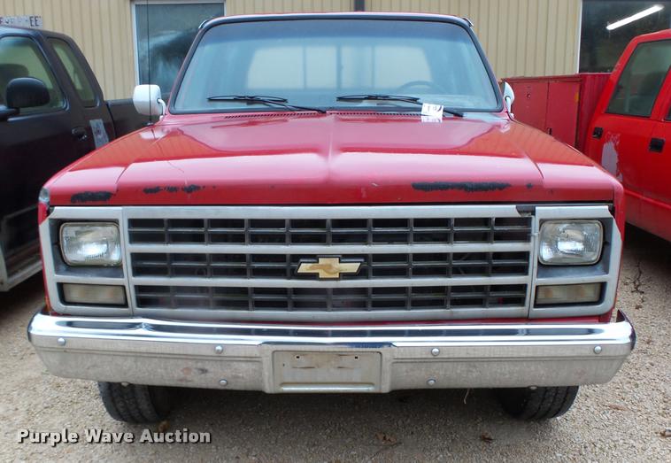 image for item K2497 1991 Chevrolet 3500 Crew Cab utility truck