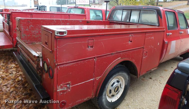 image for item K2497 1991 Chevrolet 3500 Crew Cab utility truck