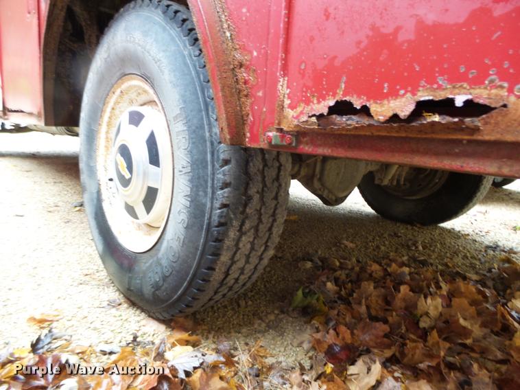 image for item K2497 1991 Chevrolet 3500 Crew Cab utility truck