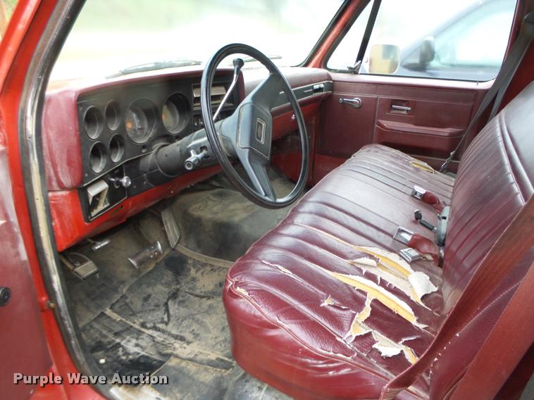 image for item K2497 1991 Chevrolet 3500 Crew Cab utility truck