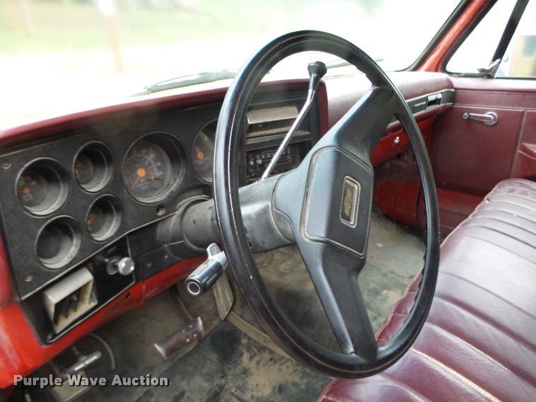 image for item K2497 1991 Chevrolet 3500 Crew Cab utility truck