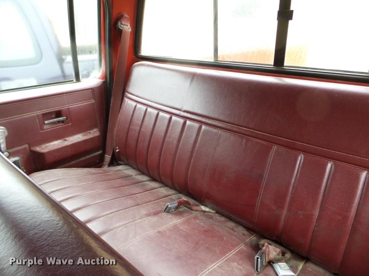 image for item K2497 1991 Chevrolet 3500 Crew Cab utility truck