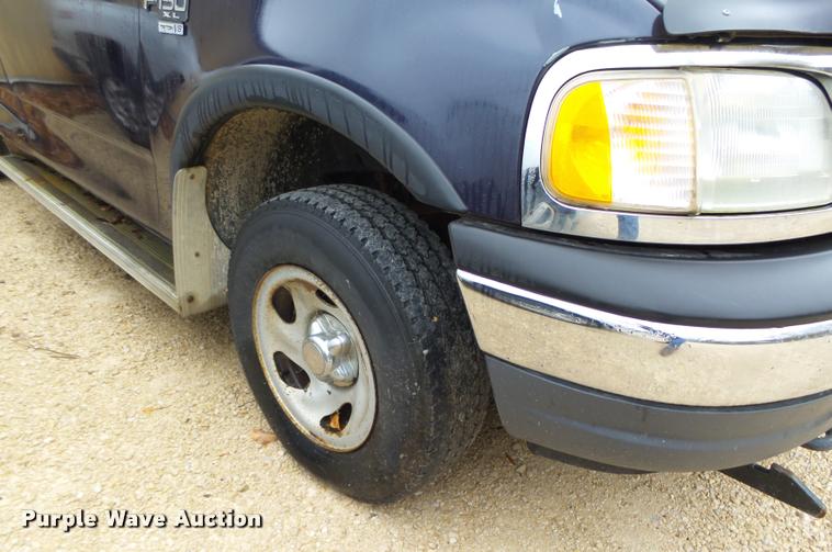 image for item K2498 2001 Ford F150 XL SuperCab pickup truck