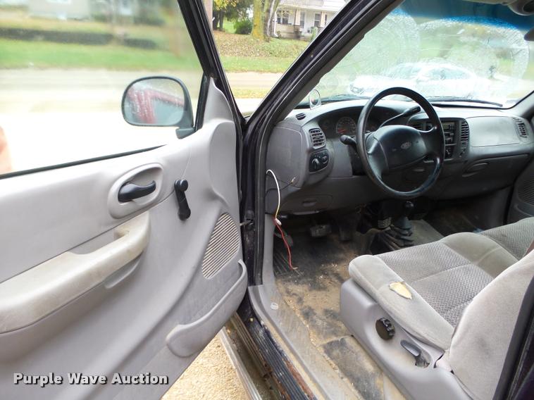 image for item K2498 2001 Ford F150 XL SuperCab pickup truck