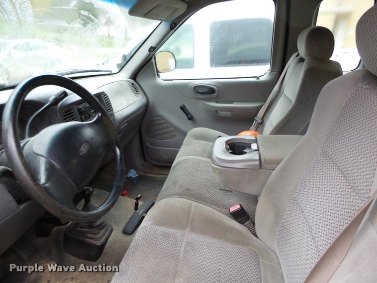 image for item K2498 2001 Ford F150 XL SuperCab pickup truck