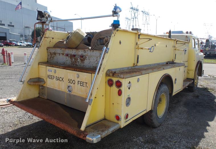 image for item K3435 1976 Ford 900 fire truck