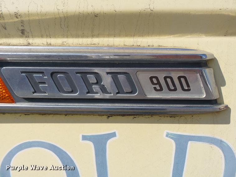 image for item K3435 1976 Ford 900 fire truck