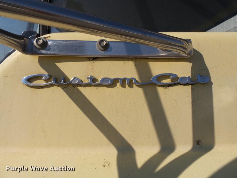 image for item K3435 1976 Ford 900 fire truck