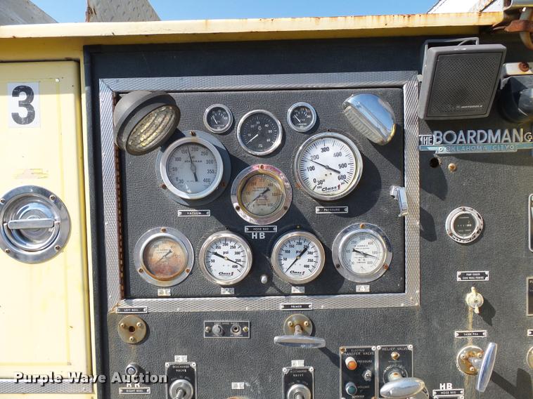 image for item K3435 1976 Ford 900 fire truck