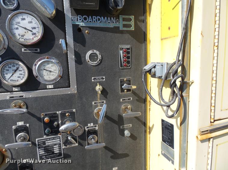 image for item K3435 1976 Ford 900 fire truck