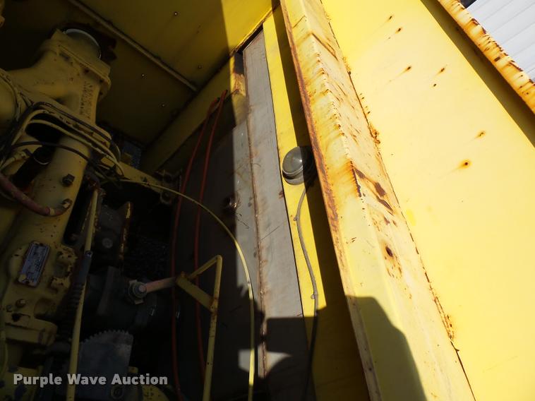 image for item K3435 1976 Ford 900 fire truck