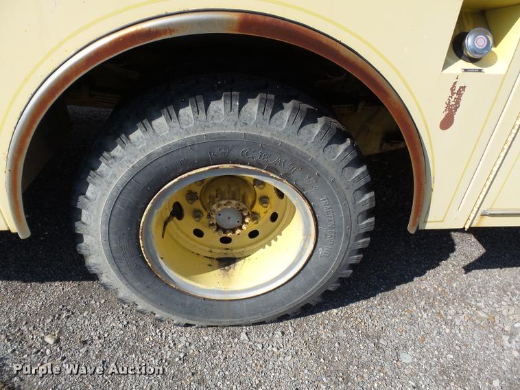 image for item K3435 1976 Ford 900 fire truck