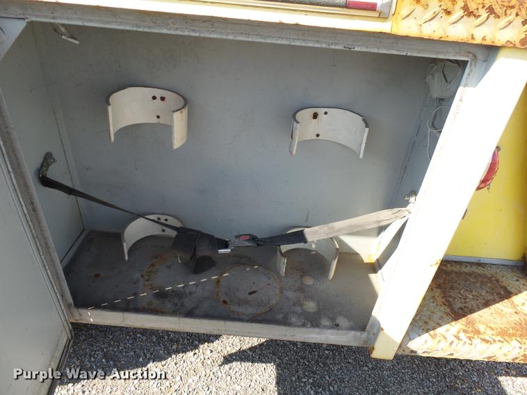 image for item K3435 1976 Ford 900 fire truck