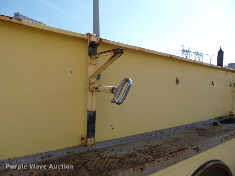 image for item K3435 1976 Ford 900 fire truck