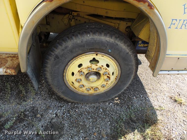 image for item K3435 1976 Ford 900 fire truck