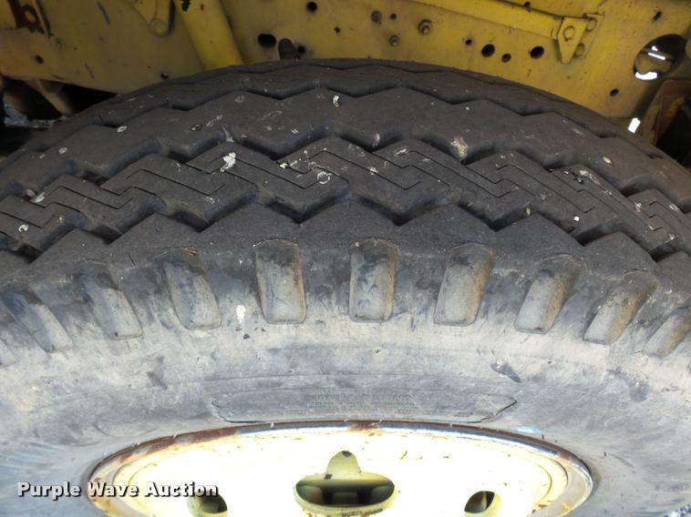 image for item K3435 1976 Ford 900 fire truck