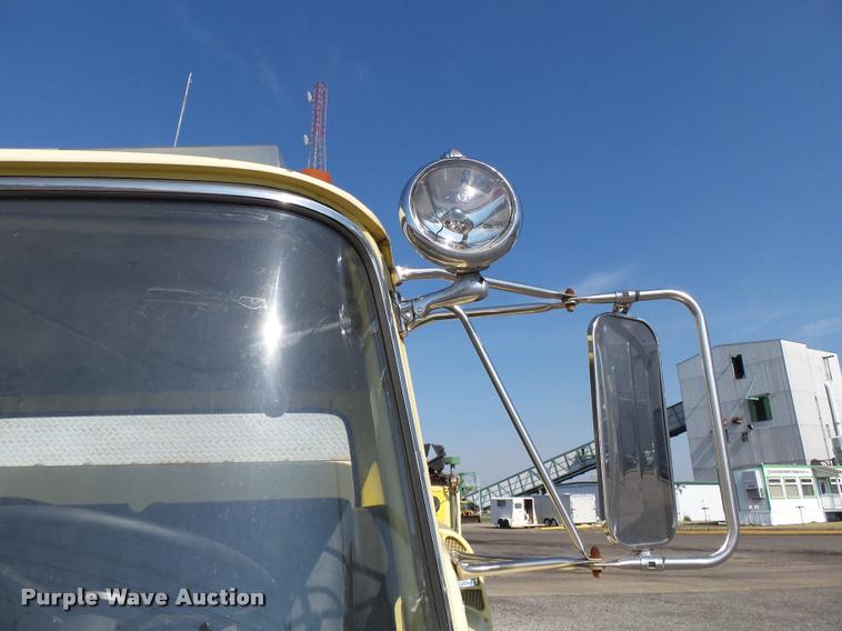 image for item K3435 1976 Ford 900 fire truck