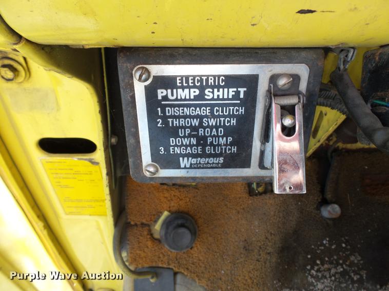 image for item K3435 1976 Ford 900 fire truck