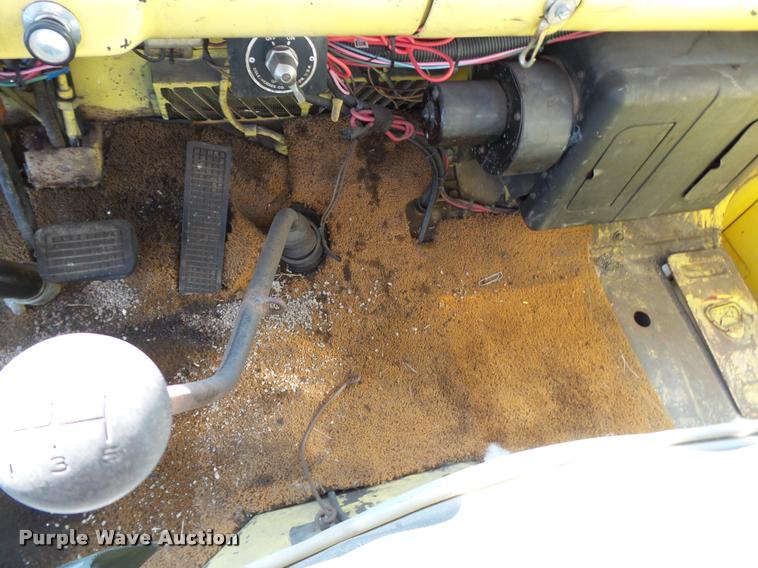 image for item K3435 1976 Ford 900 fire truck