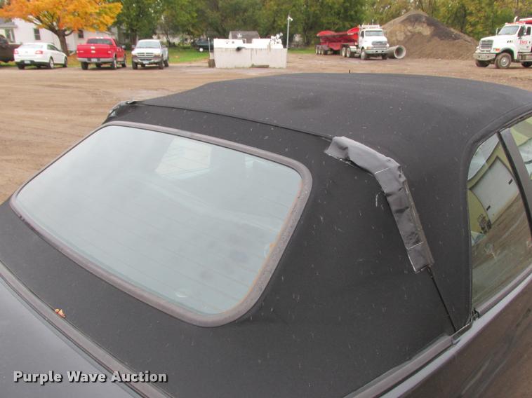 image for item K4247 1999 Volkswagen Cabrio convertible