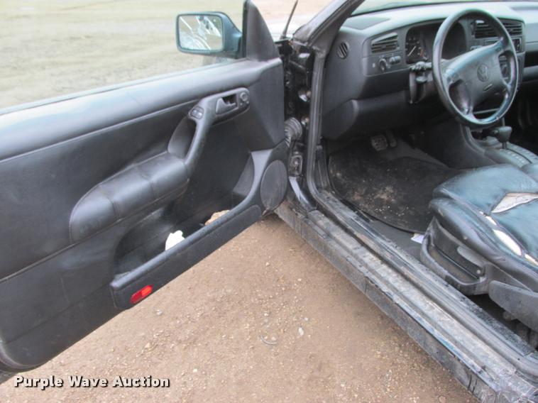 image for item K4247 1999 Volkswagen Cabrio convertible