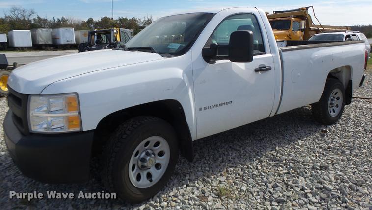 image for item K5600 2009 Chevrolet Silverado 1500 pickup truck