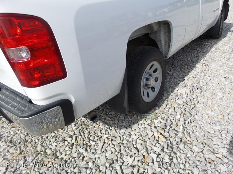 image for item K5600 2009 Chevrolet Silverado 1500 pickup truck