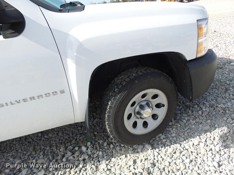 image for item K5600 2009 Chevrolet Silverado 1500 pickup truck