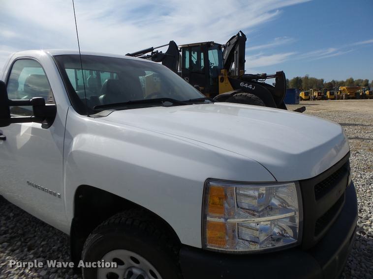 image for item K5600 2009 Chevrolet Silverado 1500 pickup truck