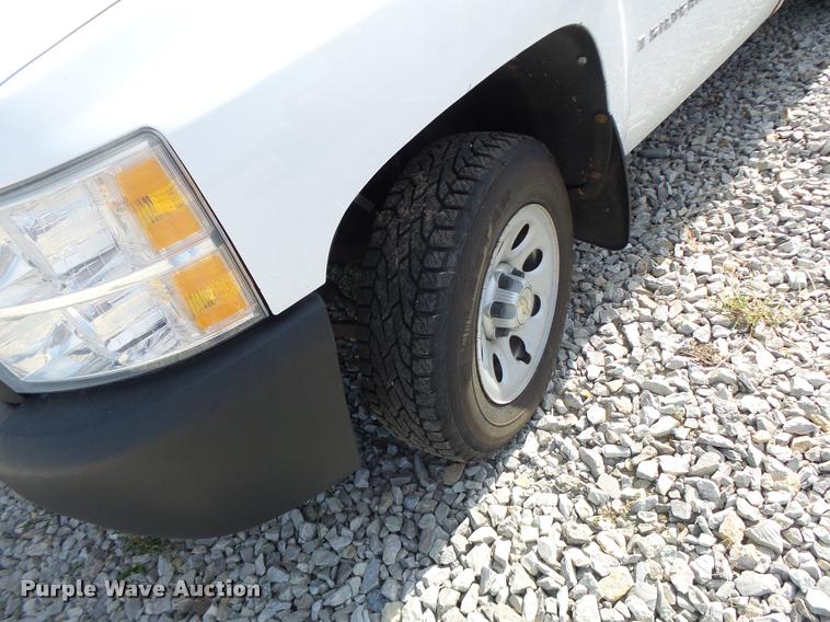 image for item K5600 2009 Chevrolet Silverado 1500 pickup truck