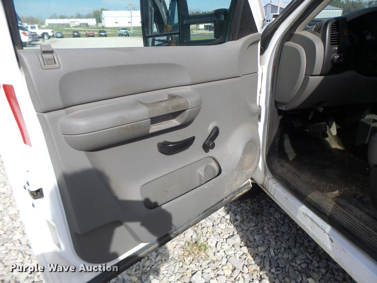 image for item K5600 2009 Chevrolet Silverado 1500 pickup truck