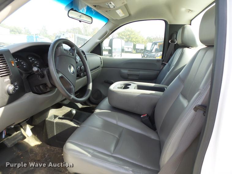 image for item K5600 2009 Chevrolet Silverado 1500 pickup truck