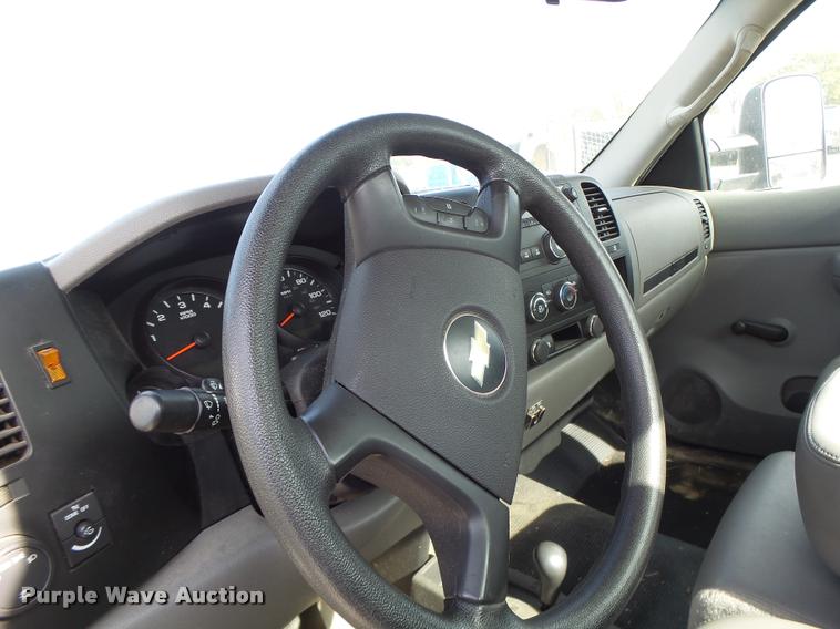 image for item K5600 2009 Chevrolet Silverado 1500 pickup truck