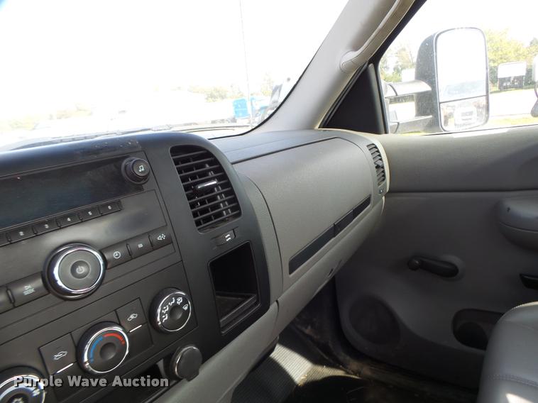 image for item K5600 2009 Chevrolet Silverado 1500 pickup truck