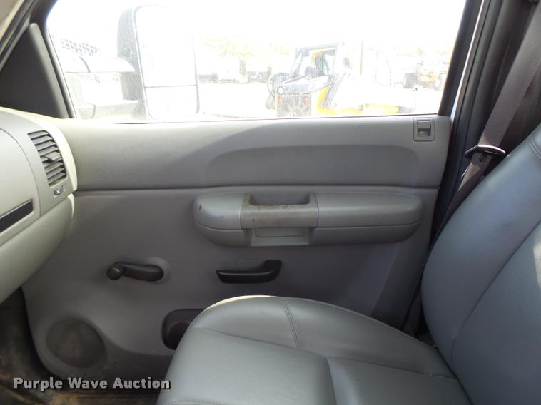 image for item K5600 2009 Chevrolet Silverado 1500 pickup truck