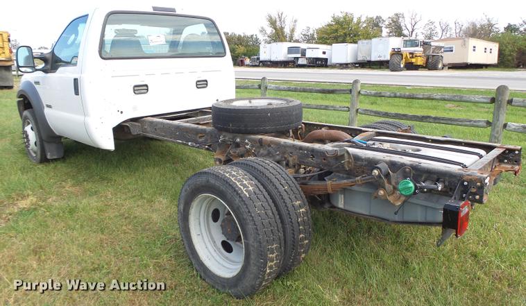 image for item K5601 2005 Ford F450 Super Duty truck cab and chassis
