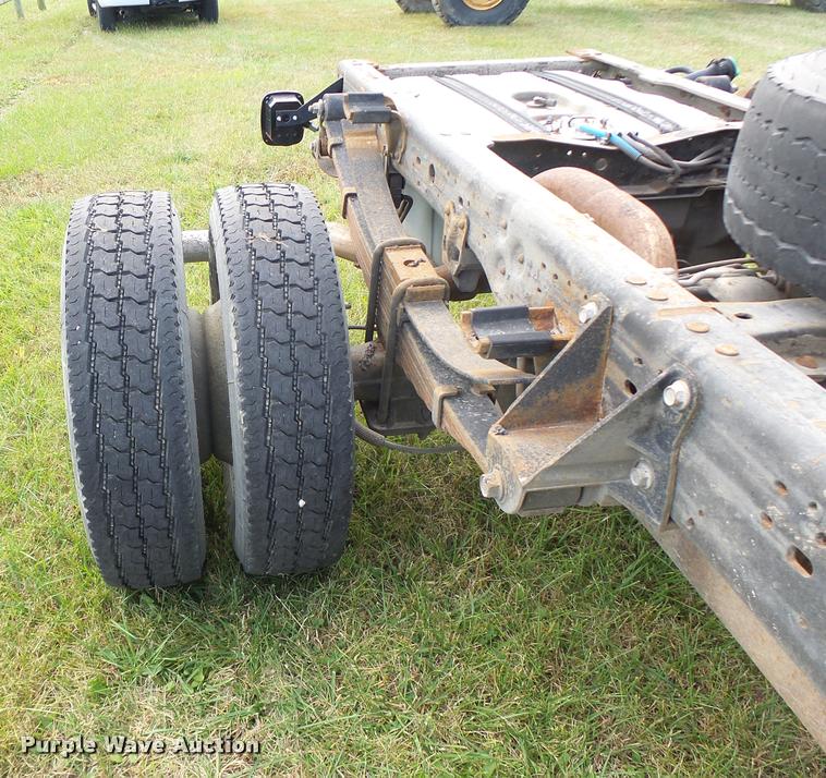 image for item K5601 2005 Ford F450 Super Duty truck cab and chassis