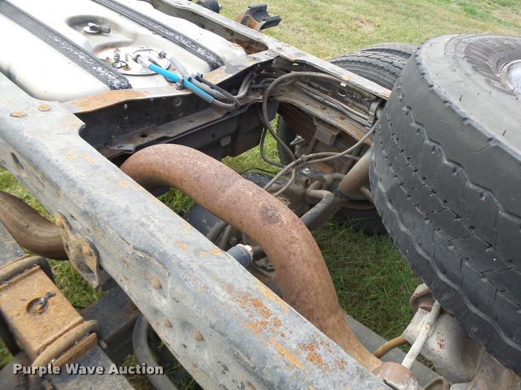 image for item K5601 2005 Ford F450 Super Duty truck cab and chassis