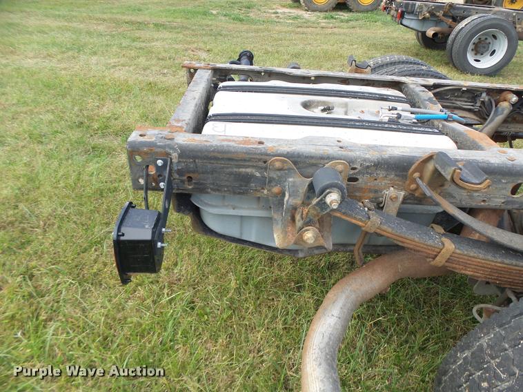image for item K5601 2005 Ford F450 Super Duty truck cab and chassis