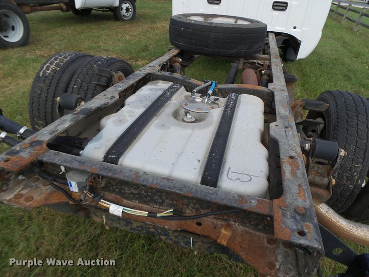 image for item K5601 2005 Ford F450 Super Duty truck cab and chassis