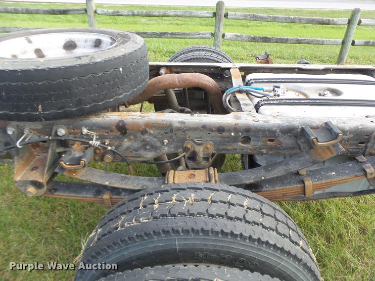 image for item K5601 2005 Ford F450 Super Duty truck cab and chassis