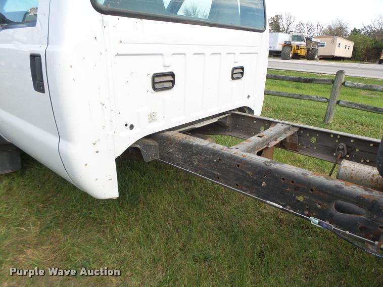 image for item K5601 2005 Ford F450 Super Duty truck cab and chassis