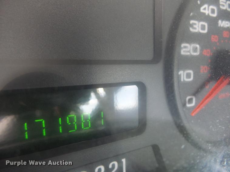 image for item K5601 2005 Ford F450 Super Duty truck cab and chassis