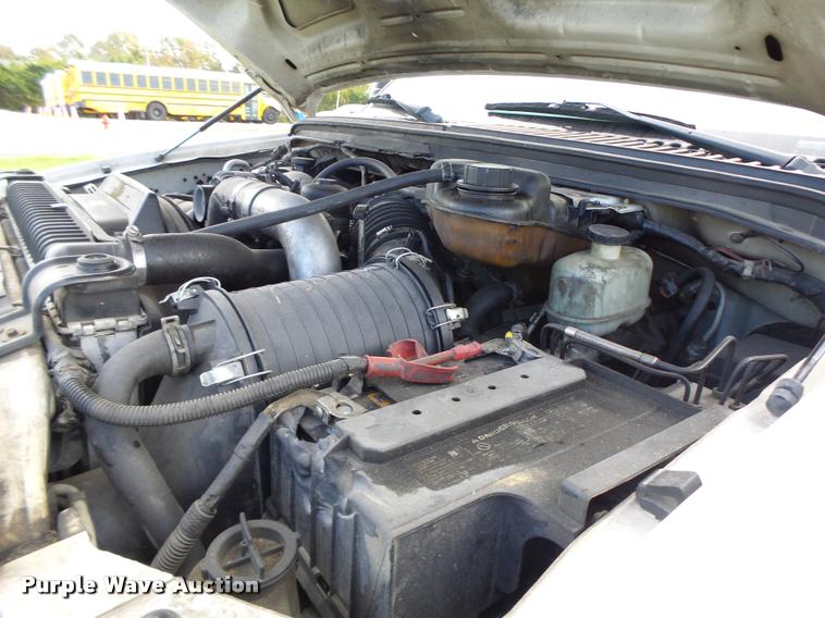 image for item K5601 2005 Ford F450 Super Duty truck cab and chassis