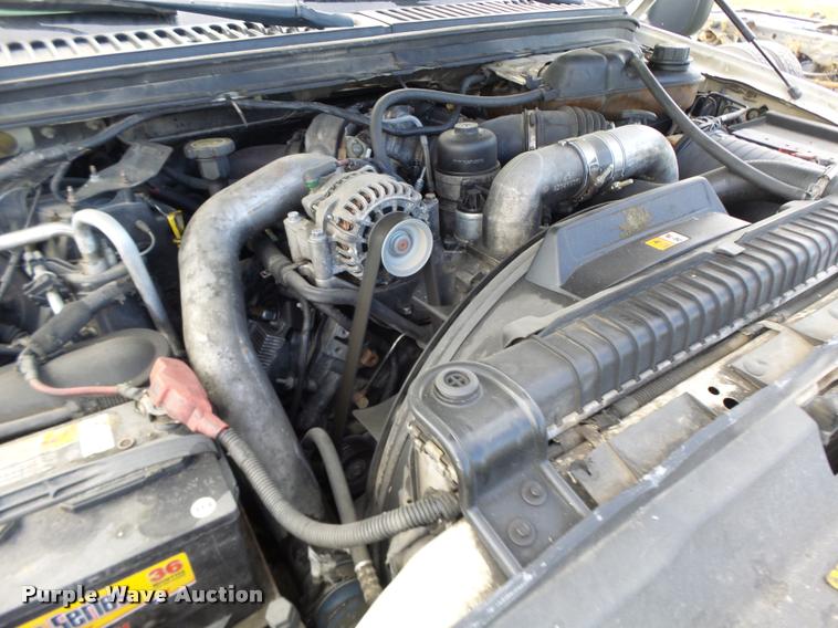 image for item K5601 2005 Ford F450 Super Duty truck cab and chassis