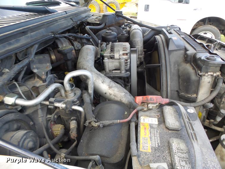 image for item K5601 2005 Ford F450 Super Duty truck cab and chassis