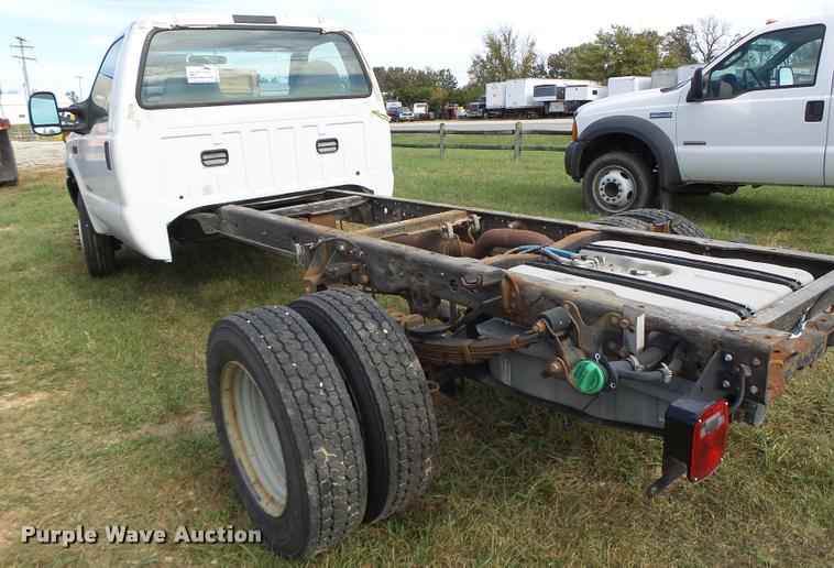 image for item K5602 2004 Ford F450 Super Duty truck cab and chassis